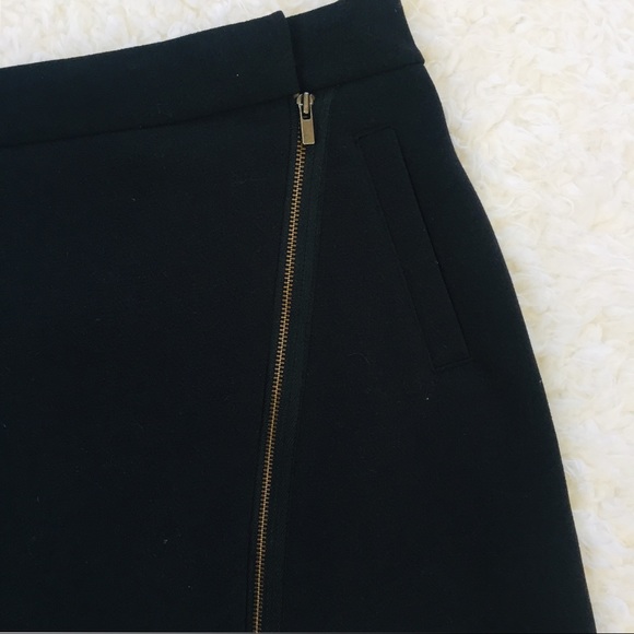 BANANA REPUBLIC Black Skirt Asymmetrical Zipper Size 0 - Picture 3 of 7